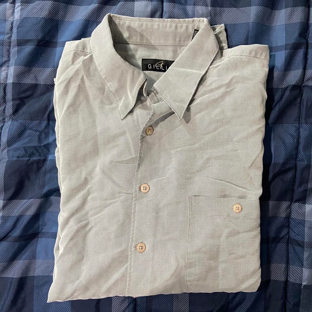 Gillio button up shirt 24x31in
